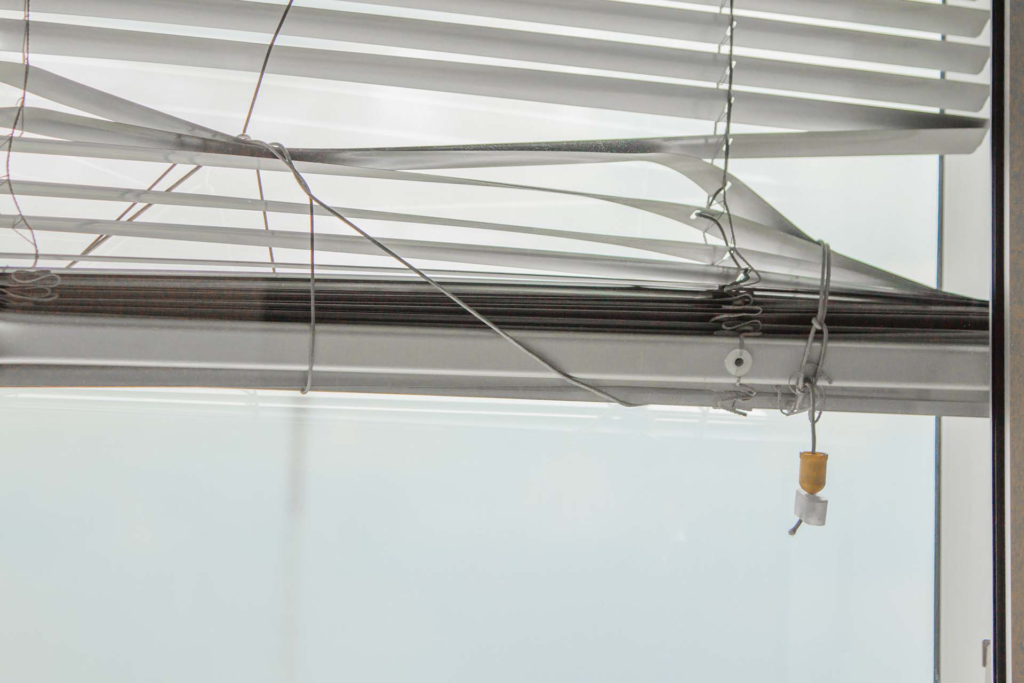 How to Repair Roller Blinds