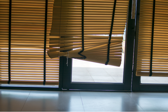 How to Repair Roller Blinds